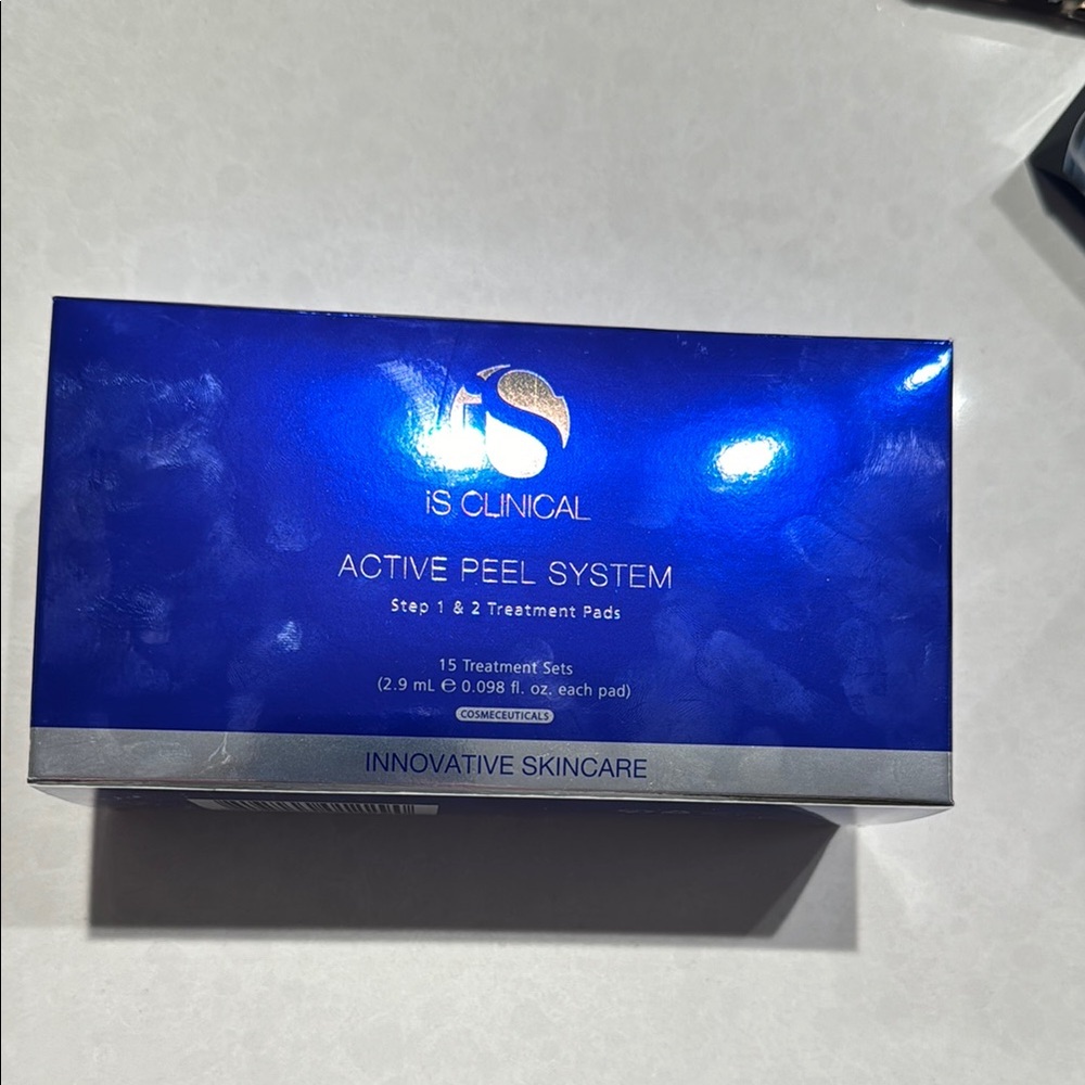 iS clinical innovative skincare Active Peel System